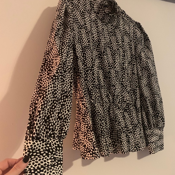 Mock Neck Blouse - Picture 2 of 3